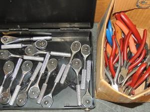 lot 653 image: Needle nose wire cutters and box of socket wrenches