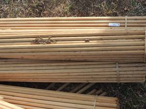 lot 741 image: 4 bundles of DOWELS