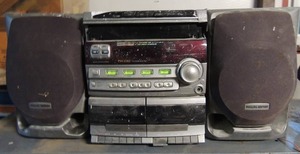 lot 753 image: Radio  with speakers cassette player double sided