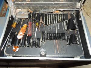 lot 759 image: Blackcase for tools with rusted screw drivers imside