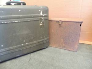 lot 790 image: metal suitcase empty 8x20 rusty metal can 12x13