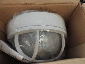 lot 799 image: 2 white boxes C-colade white lights