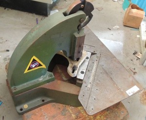 lot 801 image: HOUDALLE INDUSTRIES -  90 DEGREE CUTTER