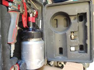 lot 847 image: Husky Air paint spray gun in case