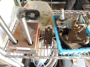lot 851 image: Heavy table clamp and conductive temp reader