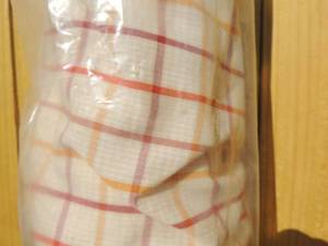 lot 856 image: Roll of fabric Plaid design