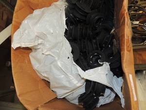 lot 861 image: Box of Rubber GROMMETS
