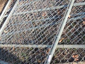 lot 882 image: 4 chain link fence gates
