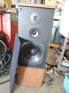 lot 905 image: Kenwood speaker 41 x 15 x 12  qty 1