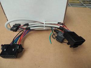 lot 224 image: 8 boxes of computer components sim#335394072713337D