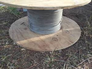 lot 736 image: 1 large roll of thread 8 line wire