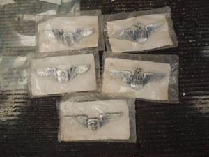 lot 945 image: 5 MILITARY WING BADGES  SOME MEDICAL