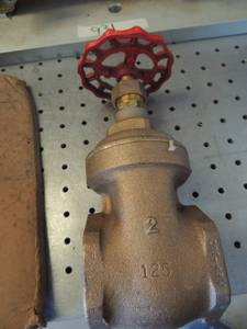 lot 924 image: Brass Gate  VALVE 2- QTY 6