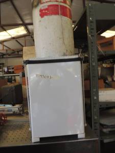 lot 930 image: Liquid Nitrogen Container - EMPTY  NO LID 18 34H  & white trash can
