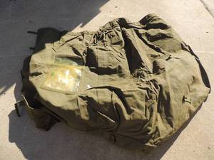 lot 1005 image: GREEN CANVAS JEEP TOP COVER