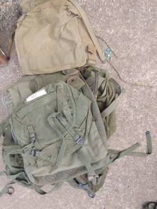 lot 911 image: Assorted Army bags and flight bags