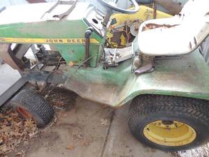 lot 921 image: John Deer Tractor mower 6300D 031425 series#  NO Motor  key in ignition  SEE 920
