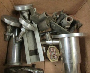 lot 1001 image: 3 LEVELING FEET,  2 stainless steel braided hydraulic hoses, brackets