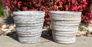 lot 9 image: 2 White Planters