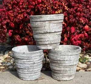 lot 10 image: 3 White Planters