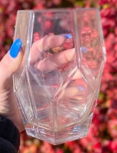 lot 21 image: 4 small glass geode shaped vases