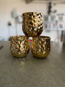 lot 29 image: 3 Small Gold Planters