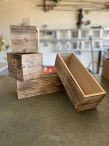 lot 47 image: 2 Small and 2 Rectangular Wooden Planters