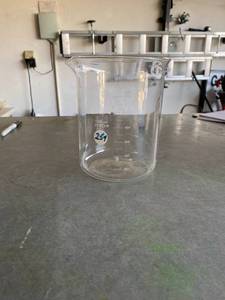 lot 90 image: Pyrex Beaker
