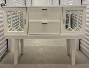 lot 117 image: White Entry Table with mirror accent doors