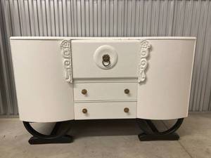 lot 2 image: Beautiful Cocktail Sideboard