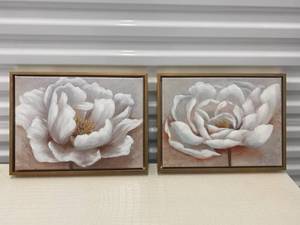 lot 118 image: Gold Framed Painting of White Flower 2 matching