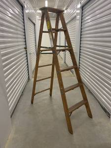 lot 128 image: 6ft Blue Ribbon Ladder 5 steps