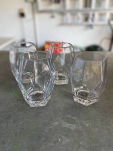lot 65 image: 4 Glass Geode Vases