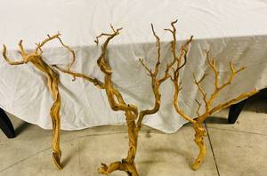 lot 108 image: Decorative Manzanita Branches