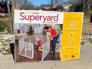 lot 38 image: Superyard Classic 18.5sqft enclosed play area