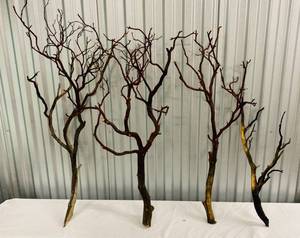 lot 112 image: Decorative Manzanita Branches