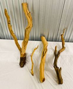 lot 114 image: Decorative Manzanita Branches