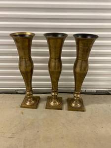lot 363 image: Large Brass Vase (3)