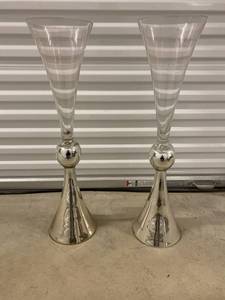 lot 419 image: Silver Base Glass Trumpet Vases (2)