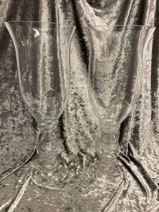 lot 513 image: Tall Champagne Vases