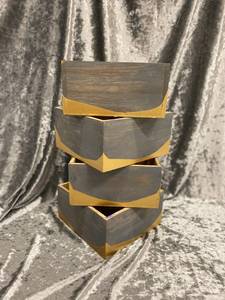 lot 533 image: 4 Painted Wooden Planters