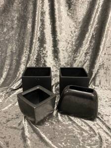 lot 542 image: Concrete Black 4 piece Planter Set