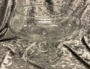 lot 575 image: Glass Footed Vase