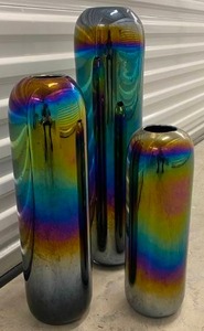 lot 587 image: Marti Gras Bullet Vases (3)