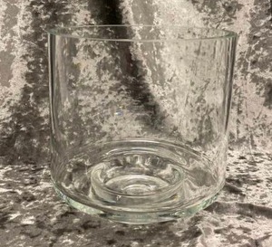 lot 485 image: Glass Footed Planters