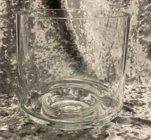 lot 486 image: Glass Footed Planters