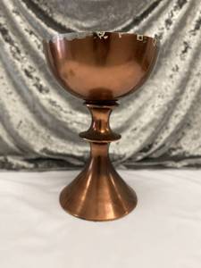 lot 613 image: Large Copper Planter