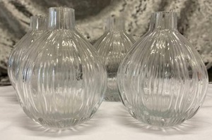 lot 616 image: Glass Tulip Vases (4)