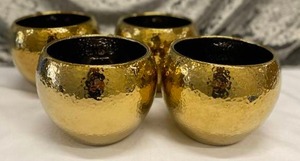 lot 618 image: Gold Textured Pots (4)