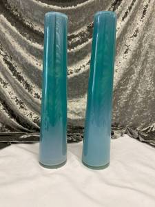 lot 645 image: Tall Turquoise Vases (3)